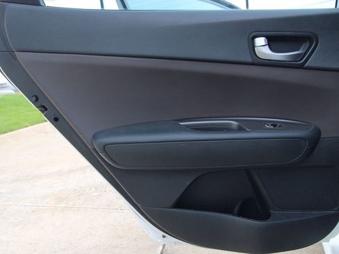 Used 2020 Kia Optima LX image 35