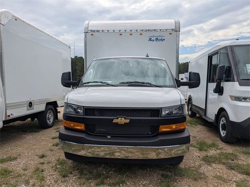 New 2025 Chevrolet Express 3500 w/ Power Convenience Package image 6