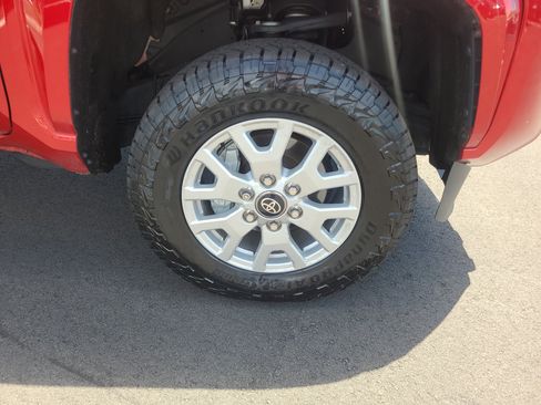 Certified 2025 Toyota Tacoma SR w/ SR Upgrade Package AWD/4WD image 12