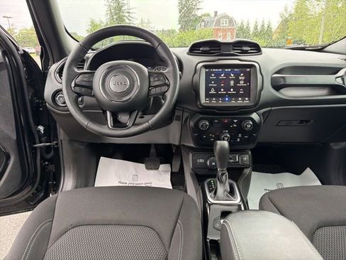 Used 2022 Jeep Renegade Altitude w/ Sun/Sound Group AWD/4WD image 17