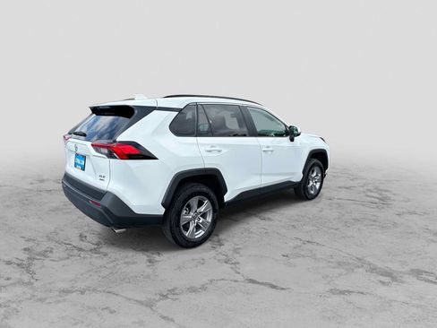 Used 2025 Toyota RAV4 XLE AWD/4WD image 8