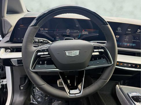 Used 2025 Cadillac Optiq Luxury 1 w/ LPO, Floor Liner Package AWD/4WD image 11