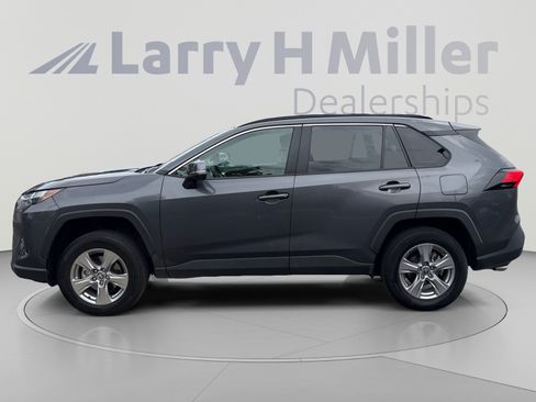 Used 2025 Toyota RAV4 XLE AWD/4WD image 2
