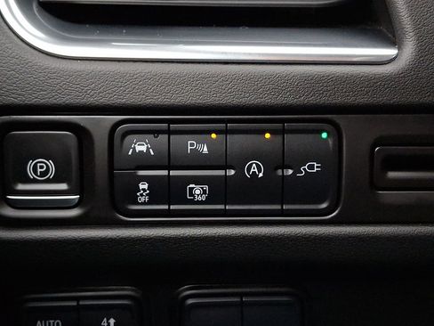 Used 2022 Chevrolet Tahoe LT w/ Luxury Package image 27