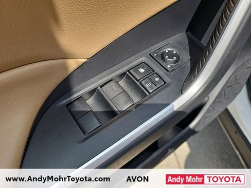 Used 2022 Toyota RAV4 LE AWD/4WD image 12