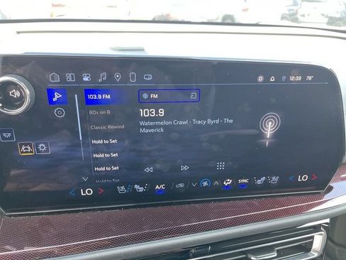 Used 2024 Chevrolet Traverse RS AWD/4WD image 16