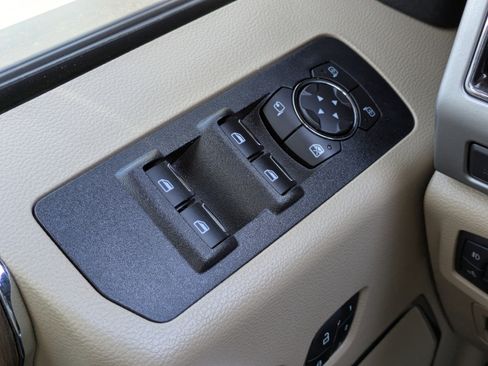 Used 2018 Ford F150 Lariat image 17