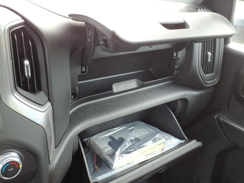 Used 2022 GMC Sierra 3500 Pro w/ Convenience Package image 19