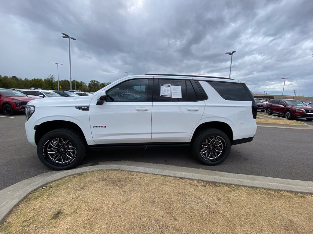 Used 2023 GMC Yukon AT4 w/ AT4 Premium Package AWD/4WD image 4