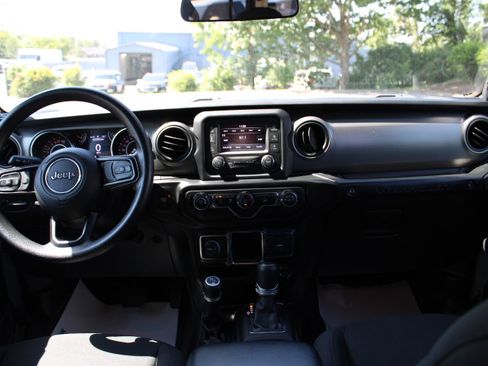 Used 2021 Jeep Wrangler Unlimited Sport AWD/4WD image 12