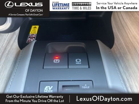 Used 2023 Toyota Venza XLE image 27