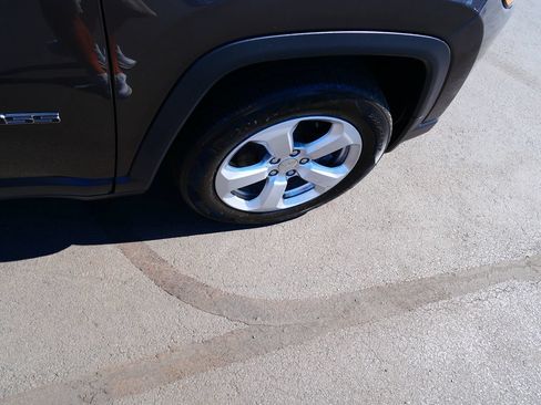 Used 2020 Jeep Compass Latitude AWD/4WD image 29