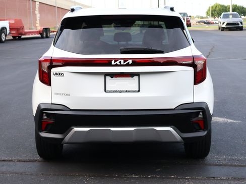 Used 2024 Kia Seltos EX FWD image 27