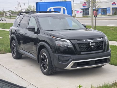 Used 2023 Nissan Pathfinder Rock Creek AWD/4WD image 2