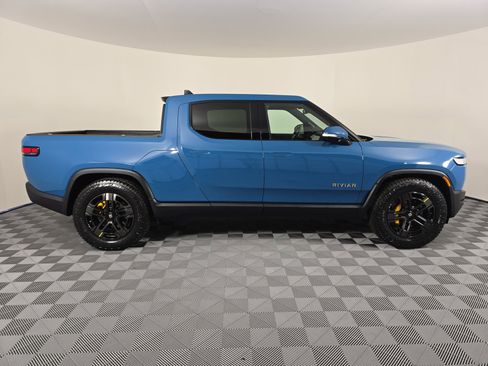 Used 2022 Rivian R1T Adventure image 6