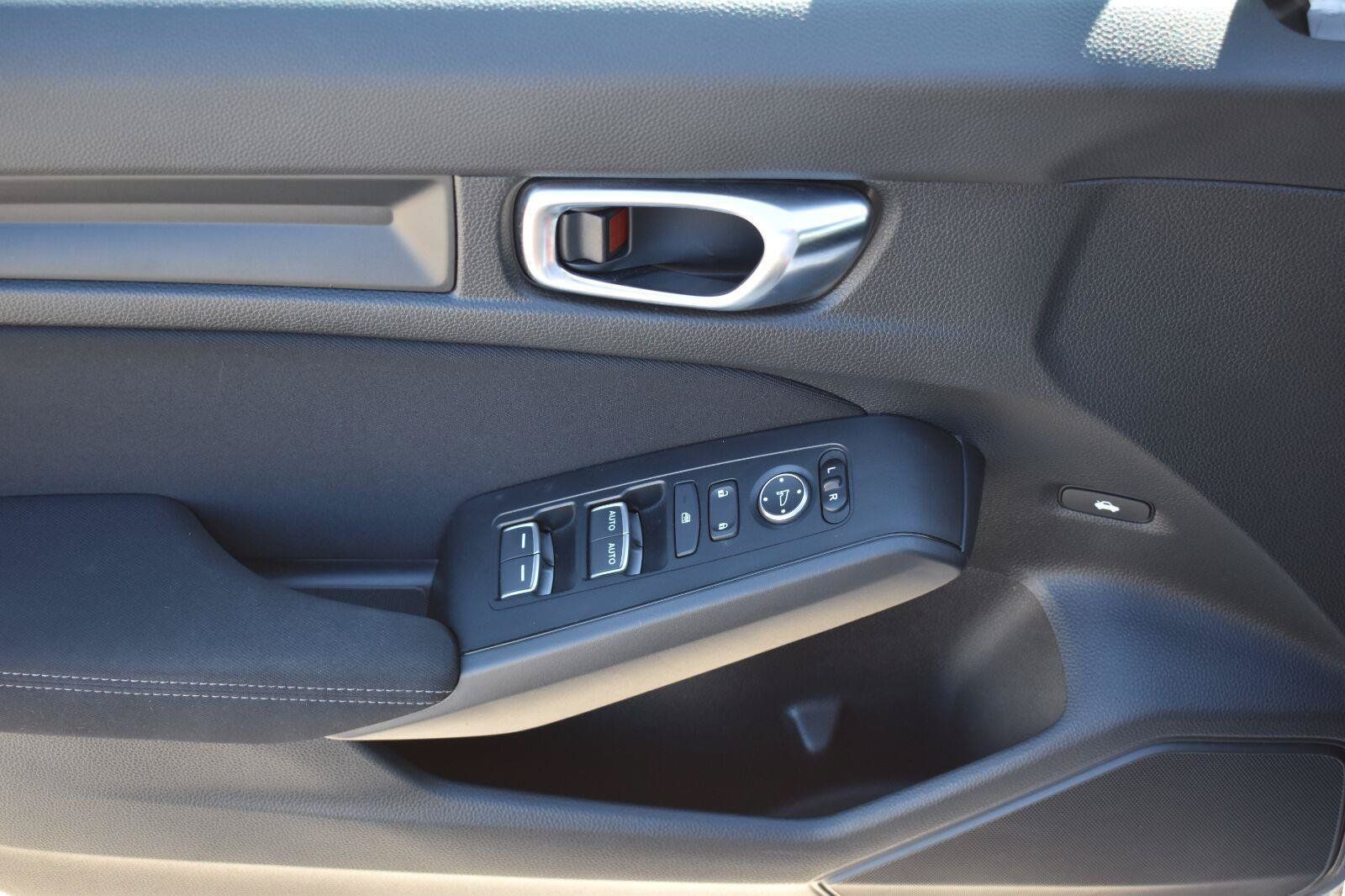 Used 2025 Honda Civic Sport image 17