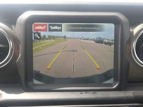 Used 2022 Jeep Gladiator Overland w/ LED Lighting Group AWD/4WD image 26