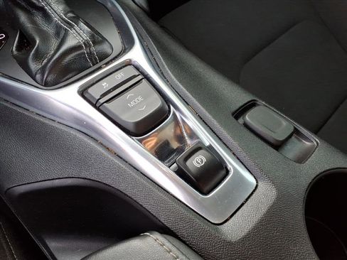 Used 2019 Chevrolet Camaro LT image 14