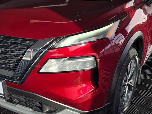 Used 2021 Nissan Rogue SV w/ Premium Package image 11