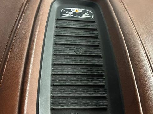 Used 2020 Cadillac Escalade Premium Luxury image 39