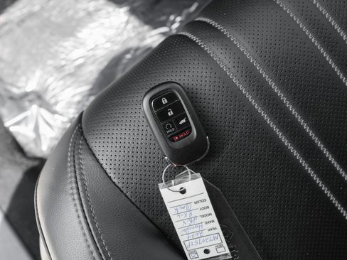 Used 2024 Honda HR-V EX-L image 42