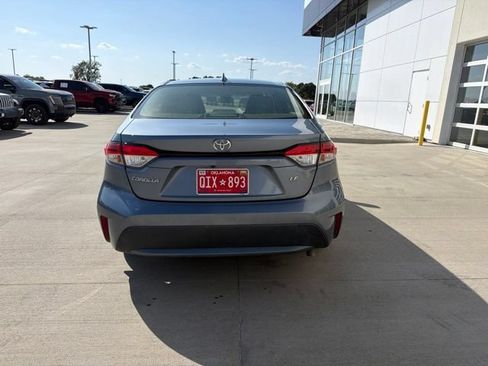 Used 2020 Toyota Corolla LE FWD image 5