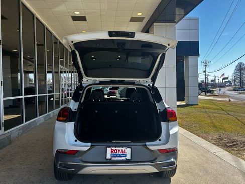 Used 2023 Buick Encore GX Essence w/ Experience Buick Package image 19