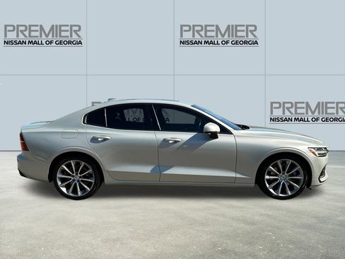 Used 2019 Volvo S60 T5 Momentum w/ Multimedia Package FWD image 4