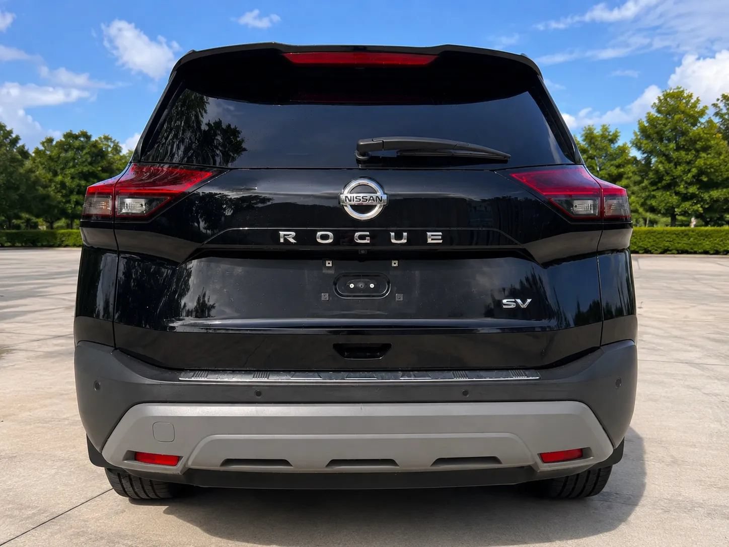 Used 2021 Nissan Rogue SV FWD image 8