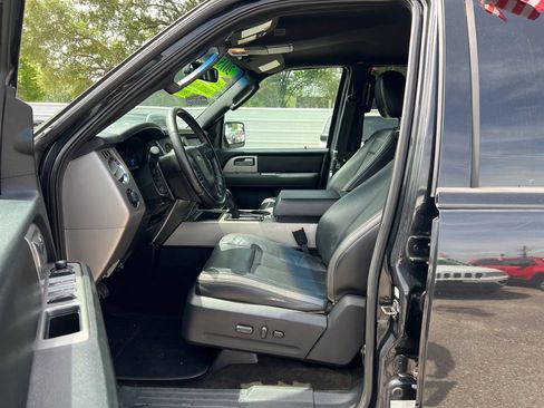 Used 2015 Ford Expedition XLT w/ Equipment Group 201A RWD image 10