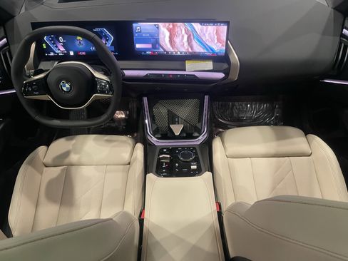 Used 2025 BMW X3 xDrive30i w/ Premium Package image 16