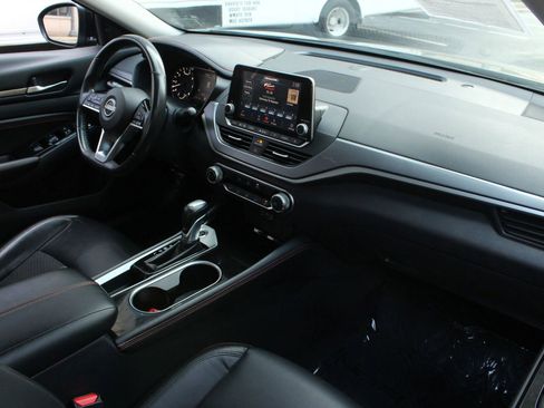 Used 2023 Nissan Altima 2.5 SR FWD image 25