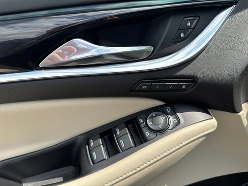 Certified 2021 Buick Enclave Premium w/ Sun and Sites Package AWD/4WD image 16