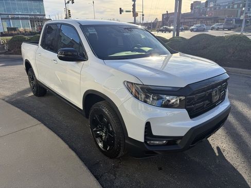 New 2026 Honda Ridgeline Black Edition image 3