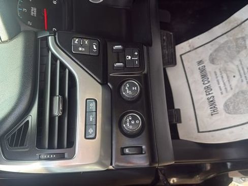 Used 2017 Chevrolet Suburban Premier image 16