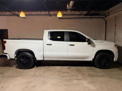 Used 2022 Chevrolet Silverado 1500 Custom AWD/4WD image 5