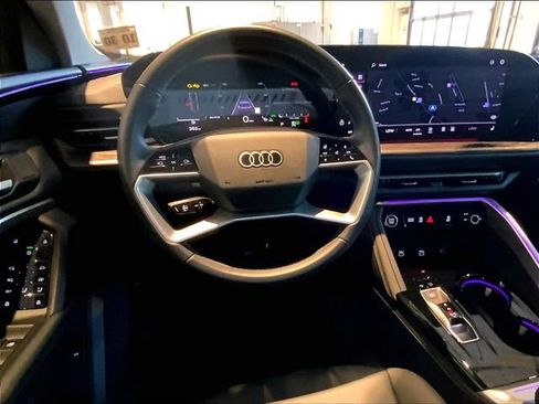 Used 2025 Audi Q5 Premium w/ Convenience Package AWD/4WD image 11
