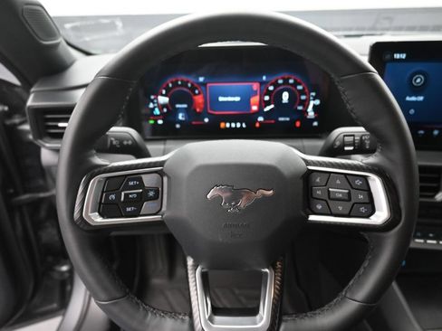 Used 2025 Ford Mustang Coupe RWD image 7