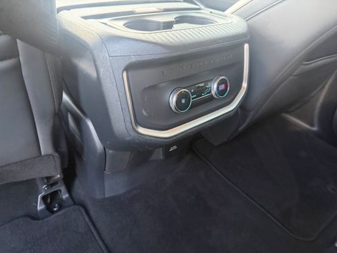 Certified 2025 Ford Expedition Active AWD/4WD image 14