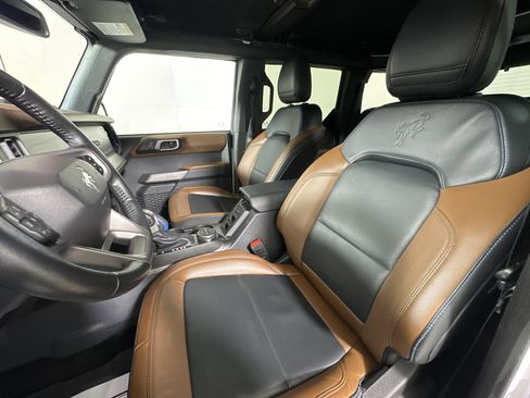 Used 2023 Ford Bronco Outer Banks image 9
