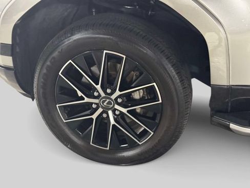 Certified 2025 Lexus GX 550 w/ Accessory Package (2T) AWD/4WD image 10