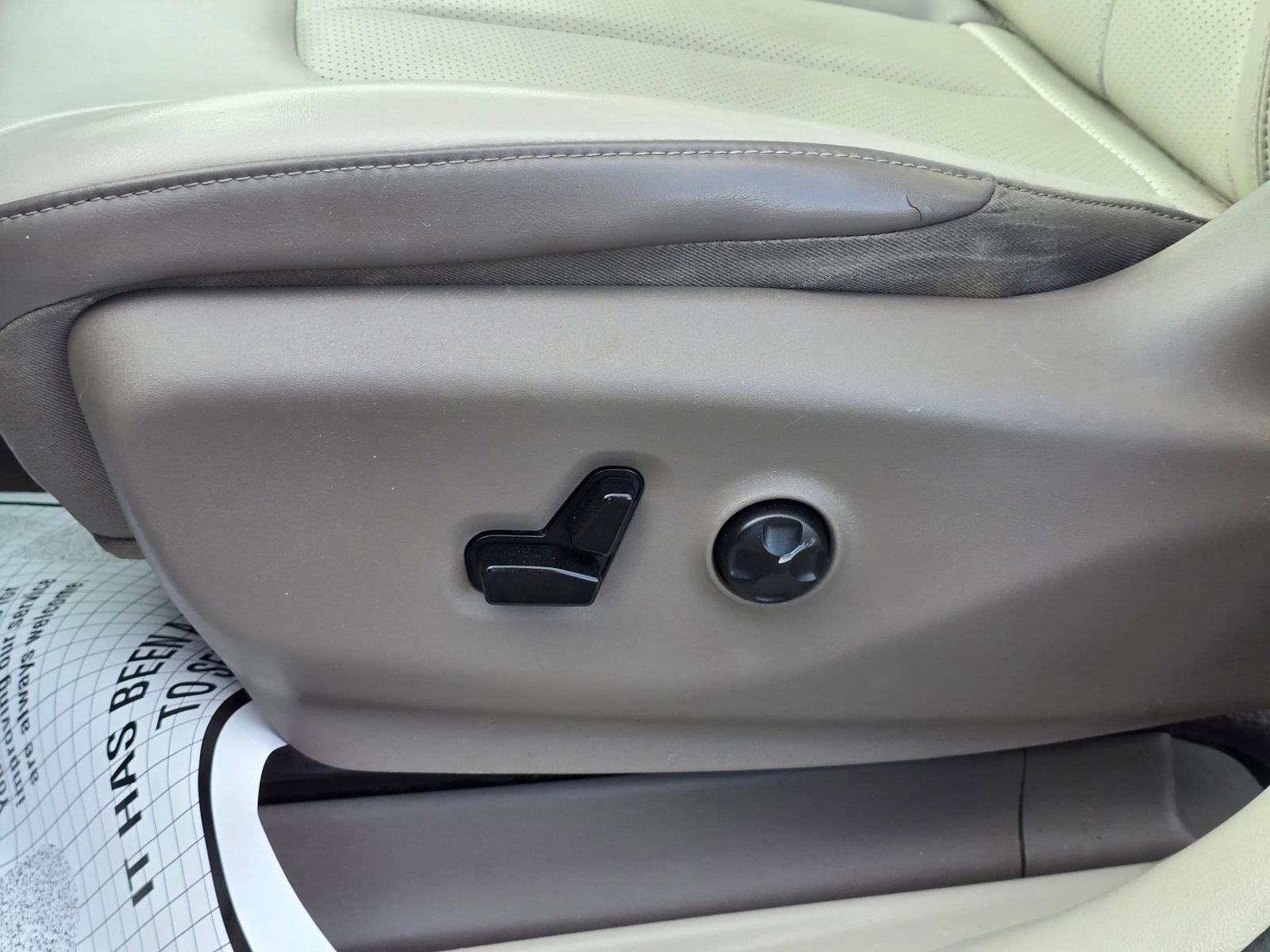 Used 2021 Chrysler Voyager Lxi FWD image 23