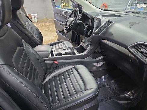 Used 2023 Ford Edge SEL w/ Convenience Package image 12