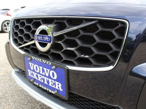 Used 2016 Volvo XC70 T5 Premier w/ Proximity Package AWD/4WD image 12