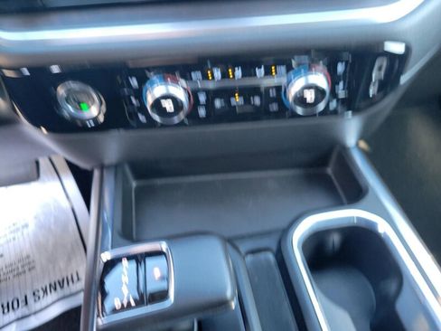 Used 2022 GMC Sierra 1500 SLT w/ SLT Convenience Package image 18