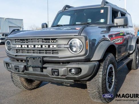 Used 2023 Ford Bronco Black Diamond w/ Sasquatch Package AWD/4WD image 2