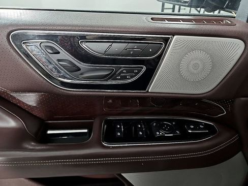 Used 2020 Lincoln Navigator Black Label w/ Cargo Convenience Package image 15