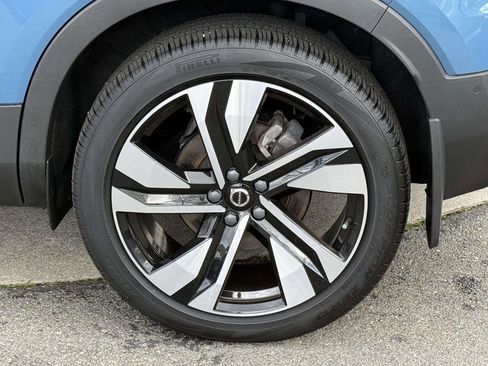 Used 2023 Volvo XC40 B5 Ultimate w/ Protection Package Premier image 13