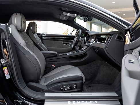 Used 2023 Bentley Continental GT Azure image 24