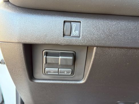 Used 2026 Chevrolet Colorado Z71 w/ Technology Package AWD/4WD image 22
